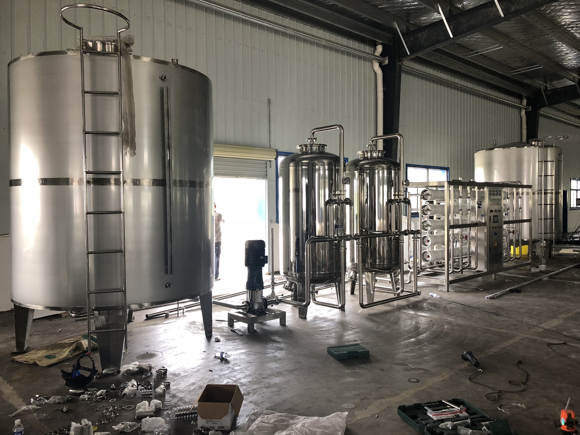 鄭州瓶裝礦泉水生產前期都需要投入什么？